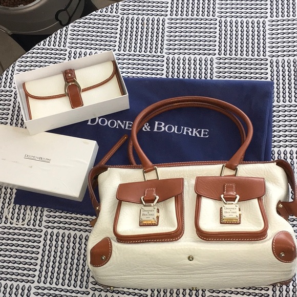 Dooney & Bourke Handbags - Vintage Dooney and Bourke double pocket tote
